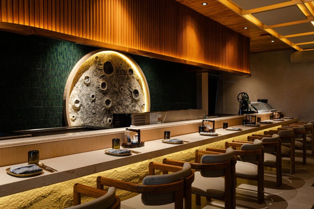 restaurant in seminyak