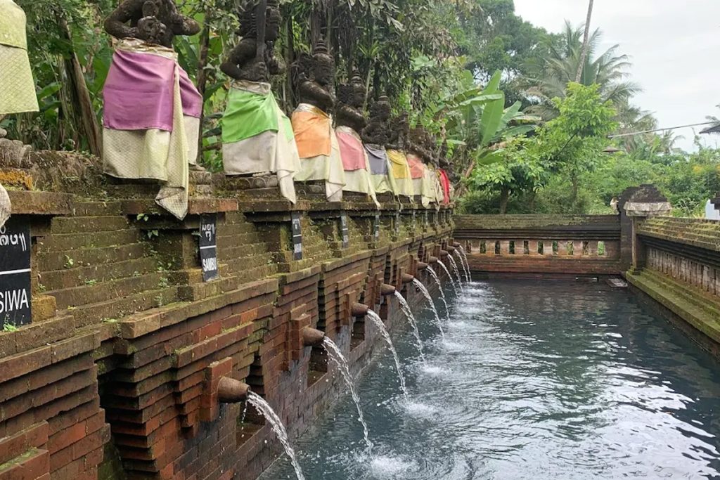 Tirta Taman Mumbul Pancoran Solas Sangeh