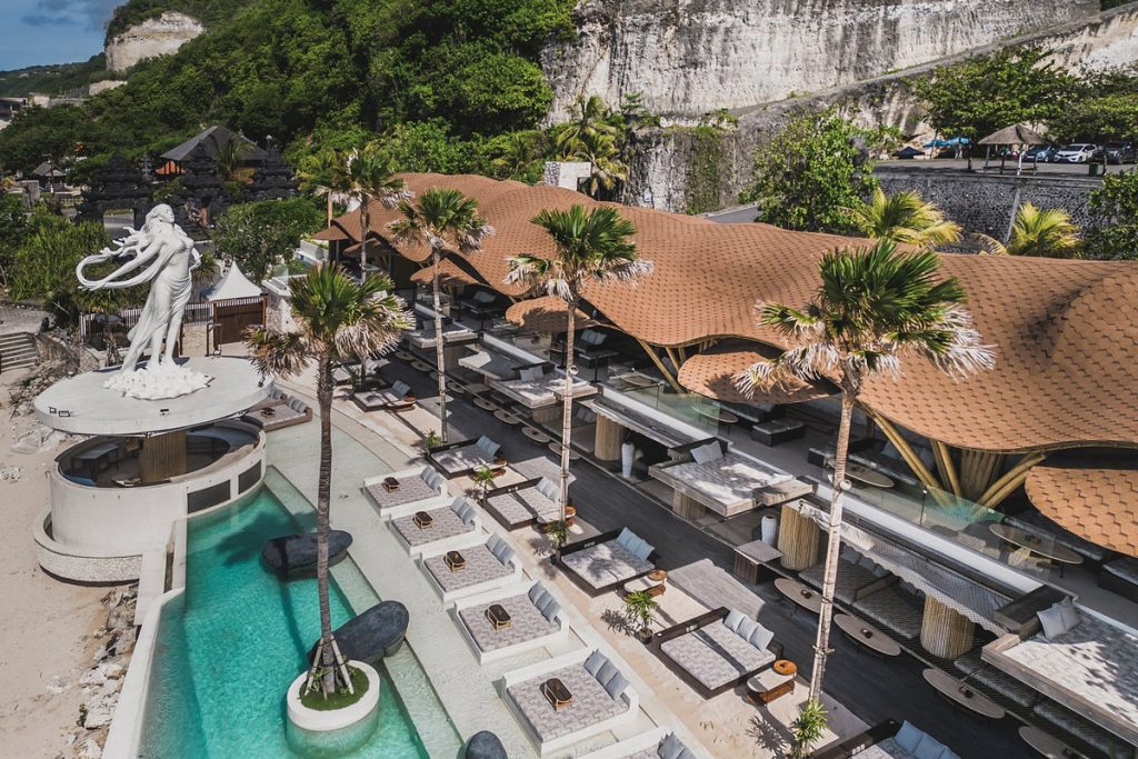 Free Entry Beach Clubs in Bali beach club in Uluwatu