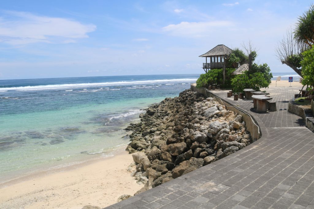 Daya Tarik Pantai Melasti