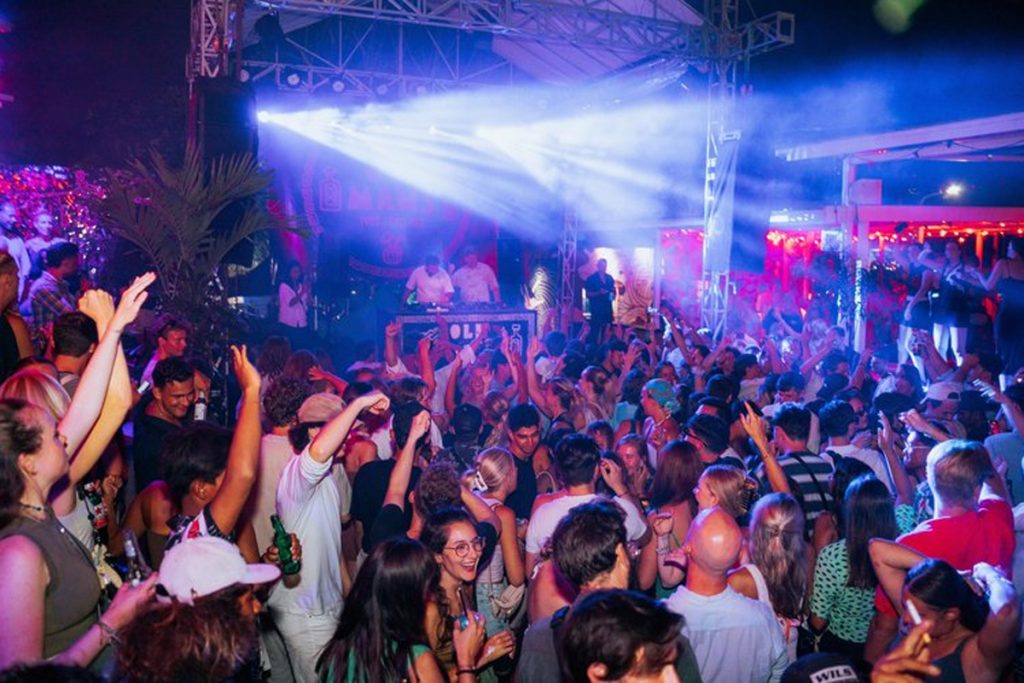 party in canggu at old mans