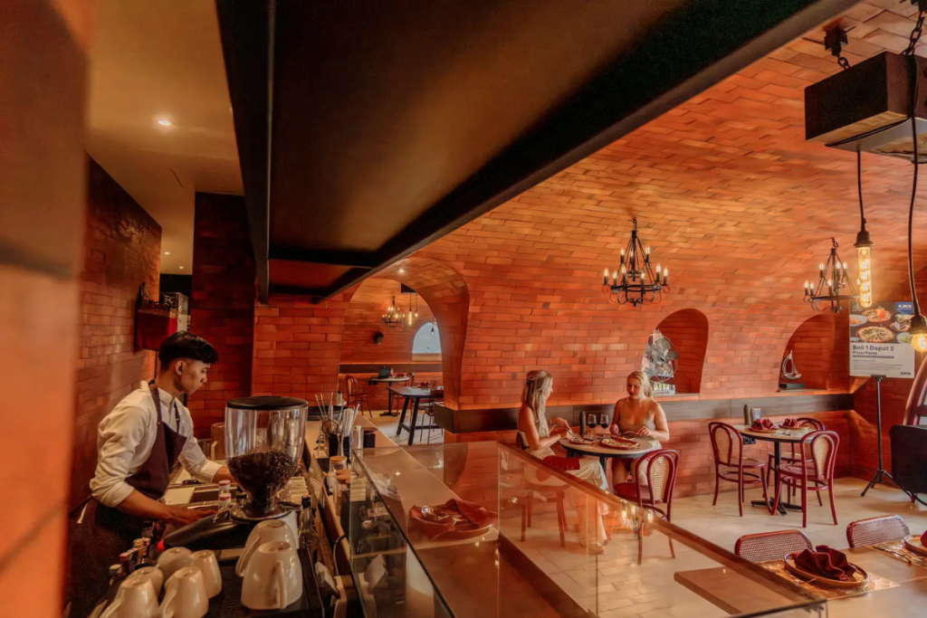 Location and Dinner Timing at Cantina Classe Canggu