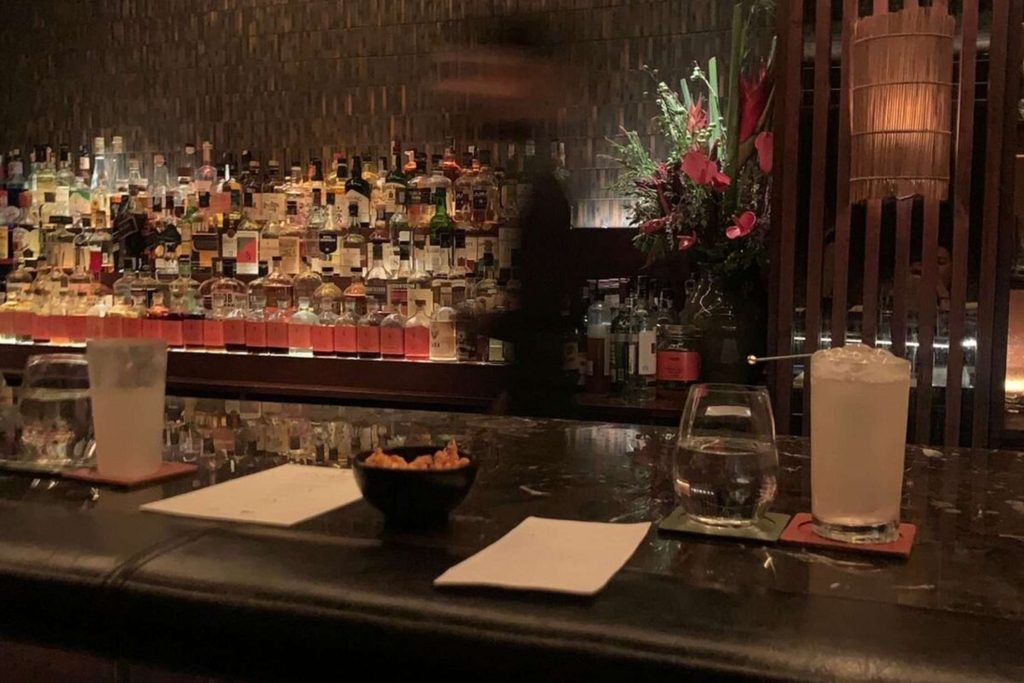 Suasana Cocktail Bar di Bali